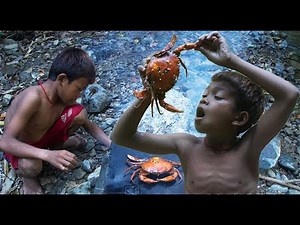 Primitive Technology - Eating delicious - Cacth and cooking big crab - near Waterfall