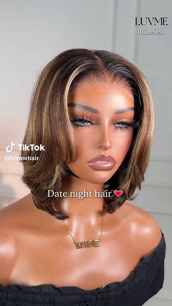 Blonde Highlight Short Layered Bob Wig for Date Night