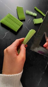 3.3K views · 18 reactions | 3D Christmas card  Bên em có dạy vẽ cho các bé bằng song ngữ tiếng anh hoặc tiếng việt #craftideas #christmas #handmadecard #diycard #christmascard #diycraft #diyideas #dollartreediy #tutorial #christmastok | How To Draw | Facebook