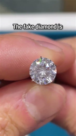 How to Tell If a Diamond is Real (using the SCRATCH TEST)