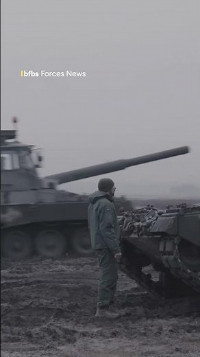 Ukrainian troops learn to master the Leopard 2 tank