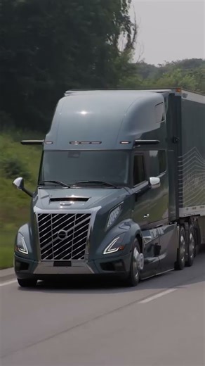 Volvo Semi Truck #2025