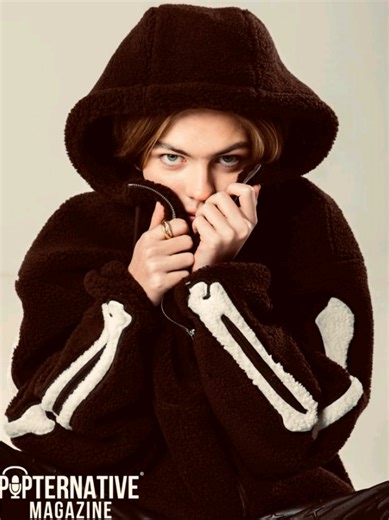 Mr. Saxobeat: Mikkal's Captivating Performance