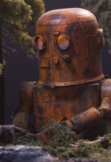 I was delirious and backpacking at altitude and an image of an old robot in the woods popped in to my head so I made it. #diorama #dioramamaker #postapocalypse #miniworld #scalemodel