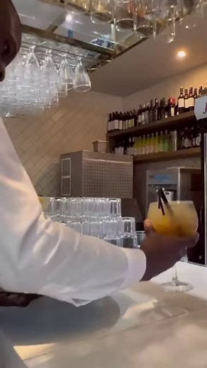 Worked up an appetite after shopping at Menlyn Park's 177,000sqm of retail heaven? Then fuel up at FoodChain Restaurants, MUGG & BEAN SA, and John Dorys Fish, Grill, Sushi. for wholesome, hearty meals that will truly-satisfy. | Menlyn Park Shopping Centre