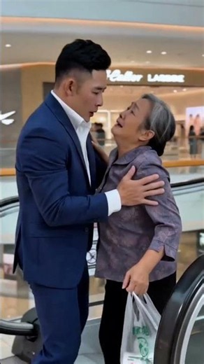 An Elderly Woman Fell Near The Elevator… 😢🛗 #ONEMAN #SilentSOS #Kindness #Humanity #Shorts