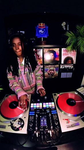 Quick Scratch Routine for Female DJs