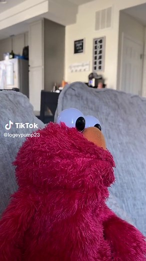 Elmo Falls Asleep Every Time Watching Movies with Britney