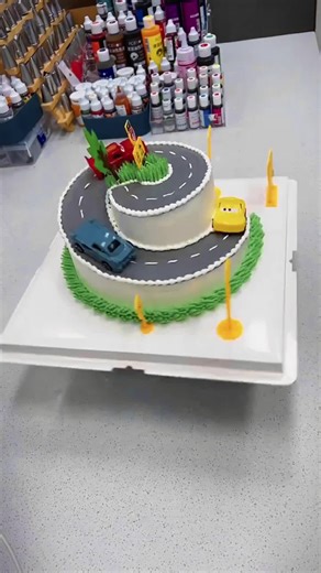 Highway Cake Decorating: Easy Car Track Design Ideas