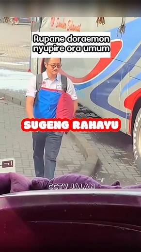 Ora sembodo karo rupane.. . #reels #driver #bus #fyp #mobil #tranding #bis | Nuansa Pedesaan