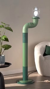 👨‍🔧💡Aujourd'hui, dans notre #AtelierTutos, on vous explique comment concevoir vous-même un lampadaire original et moderne avec des chutes de tuyaux PVC ! #DIYMrBricolage #Tuto réalisé en partenariat avec la colle Loctite de chez Henkel. | Mr.Bricolage