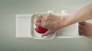 780K views · 4.6K reactions | O queridinho está de volta! Ondulado, juliana, palitos, cubos e diamantes: os diversos tipos de cortes do Super Chef voltaram para não deixar mais saudades. #LoucosPorTupperware | Tupperware Brasil | Facebook