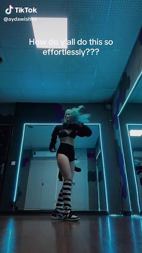 Owww #fyp #foryou #fypシ #splits #dance #dancer