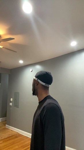 Bro hollon lemme talk🗣️ #fyp #dancer | bro hold on let me talk