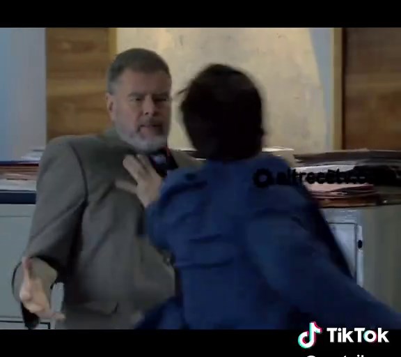 Amo que Pedro sea un calentón que se va a las manos re rápido jajdjwksk ah pero con Guille es un cachorrito #guilledro #lawyerhusbands #guillermograziani #pedrobeggio #FarsantesTV #farsantes #benjaminvicuña #juliochavez #eltrecetv