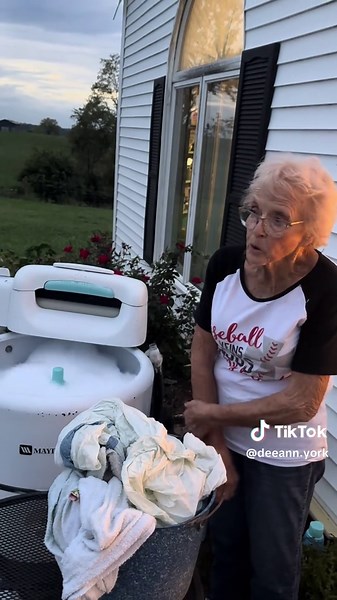 Mama never ceases to amaze me. She is sharing with me how she rearranged her den and worked in the yard. This evening she is adding clothes to the wringer washer and will leave them to soak tonight. I know there are many days when she feels like doing nothing, but that rarely happens. #kentucky #laundry #wringerwasher #tide #laundryday