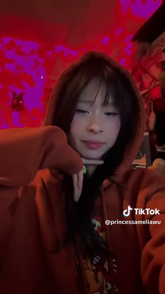 Makeup or no makeup 😭😭😭