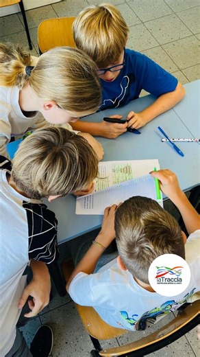 La scuola si fa viva, la scuola si fa vera 🗞️🗯️📢 Gli alunni delle classi Quinte della Scuola Primaria si trasformeranno in una vera e propria redazione: condurranno interviste, osservaranno ciò che accade nelle altre classi e scriveranno articoli, trasformando le informazioni raccolte in narrazioni coinvolgenti. Sarà un vero e proprio lavoro di squadra: i ragazzi del Liceo Artistico aiuteranno ad impaginare graficamente gli articoli e quelli del Liceo Linguistico ci aiuteranno a tradurre in i