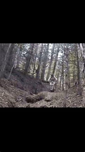 Throwback Thursday! Bringing it back to the early 2000s again with this clip from @crockpile. Check out the full video at https://vimeo.com/1063360751 Can you guess where this steep section of trail is? #thehydrocut #throwback #communitytrails #freeride #kitchenerwaterloo #mountainbiking #bikes | The Hydrocut
