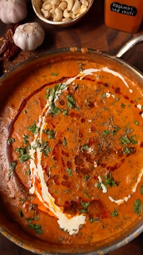 @thefeedfeed on Instagram: "This Butter Chicken by @noor.baqtiar is a cozy dinner best served with fluffy basmati rice or warm naan ✨ Comment ‘RECIPE’ to have the details sent to your DMs and keep tagging #feedfeed for a chance to be featured. MARINADE: 1 large chicken breast, cut into small cubes 2 teaspoons ginger-garlic paste 1/2 teaspoon turmeric powder 2 teaspoons red chili powder (adjust to taste) 1 teaspoon coriander powder 1/2 teaspoon garam masala powder GRAVY: 3 tablespoons neutral oil