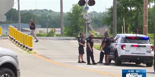 Man hit, killed by train in Mishawaka