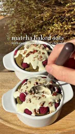 Are there any matcha lovers here?👀🍵 #matcharecipes #bakedoats
