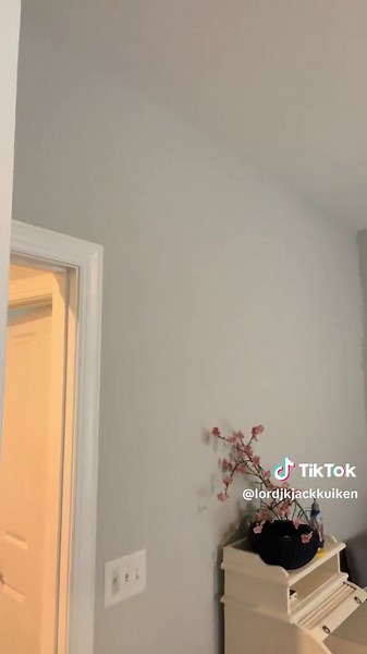 Elmo Voice Impressions: A Unique Comedy Perspective