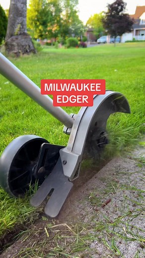 Looking for a durable and efficient edger attachment for your lawn care needs? Look no further than the M18 FUEL QUIK-LOK Edger Attachment! With its split shaft design, 8