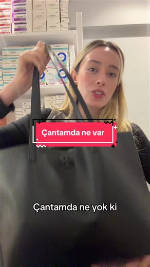 Küçük Çanta İncelemesi: Çantamda Ne Var?