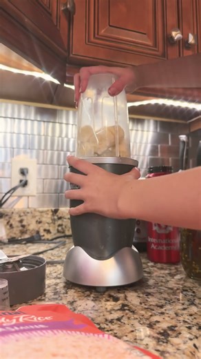 Make a banana smoothie with me#cute #banana