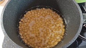 Pakistani Spicy Chickpeas: A Fiery Treat for Your Taste Buds