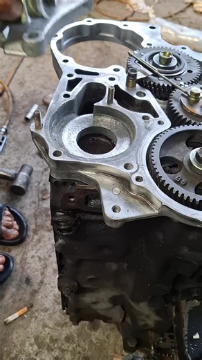 #CapCut Install water pump isuzu panther TBR54 #autorepair #autoservice #automechanic #isuzupanther