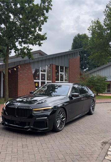 🦍 #foryou #viral #bmw #750i