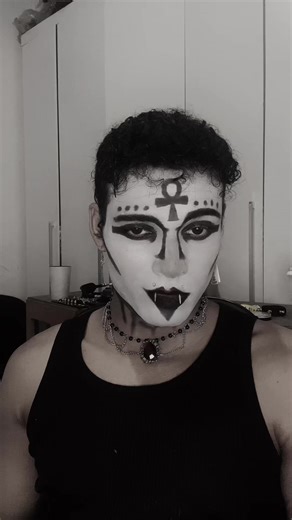 Goth Makeup Tutorial: Quick and Easy Steps for 2026