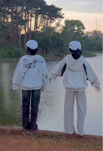 Video của 𝒞𝒽𝑒̂ 𝓊̛𝓃🧚🏻‍♀️ (@cheun_2606) với bản nhạc nhạc nền - Au