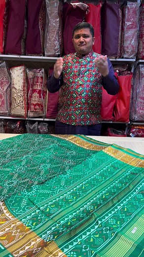 143K views · 1.8K reactions | Green patola saree|saree for babyshower |saree for wedding|patola saree|rajkoti patola #patolasarees #PATOLA #patoladupatta #patolasilk #patoladesign #patolaprint #handloom #ikkatsarees #ikkatlove #ikkatsilksarees #green #greensaree | Shayona | Facebook