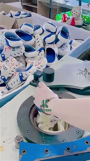 Customize Your shoes with Colorful Pattern Printed