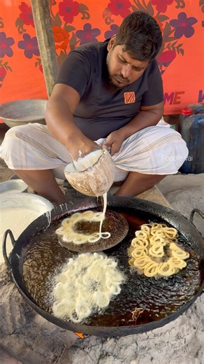 Golden Crispy Jilapi Making #shotrs #jilapi #streetfood #indianfood #foodlover #skills