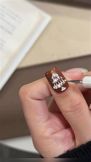 Vẽ cây thông noel bằng mắt mèo #nail #nailxinh #nailart #nailnoel | K.Nail Studio