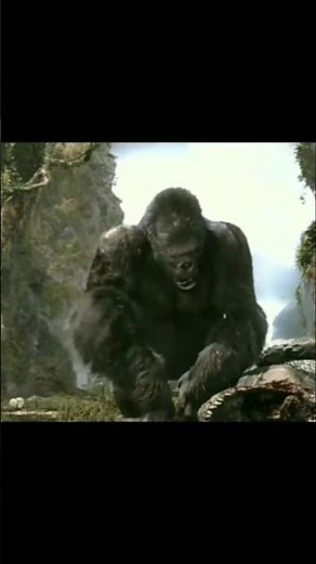Kong Saves Ann Darrow | Legendary King Kong Fight Scene 💥