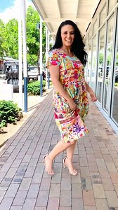 Uncover the lively Maitra Short Sleeve Bubble Tunic Dress, an absolute must-have for your next sunny beach getaway! This stunning dress boasts a cozy crew neckline, chic short sleeves, and a flattering curved waistline. Experience effortless, fashionable comfort with this must-have piece. Bubble shape is great for bigger hips and pretty much suit all body shapes. Model is 175 cm / 5ft 9in ❤ 100% Organic Cotton ❤ Functional side pockets ❤ Available in size 12 to 24 at I Love Tunics here: t.ly/V8D