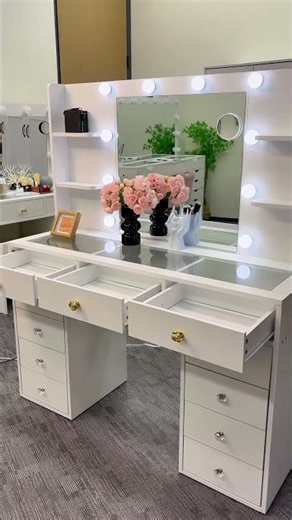 This Vanity Has 11 Drawers, LED Lights & USB Ports 😍#bedroomfurniture #interiordesign