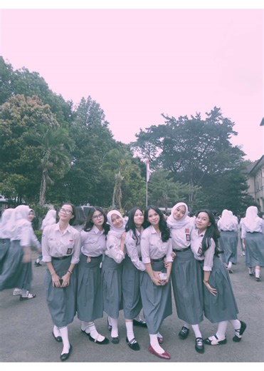 Creative Yearbook Highlights: Aura Prodigy Themes