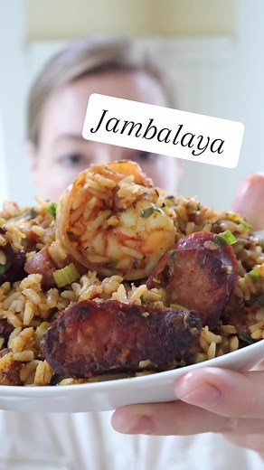 Jambalaya 🥘🌶️🍅 #jambalaya #cajunjambalaya #paulprudhomme #comfortfood #seafood #cajuncooking #cozykitchen #cozyvibes #recipe Recipe by the insanely talented Paul Prudhomme 💖 Paul Prudhomme’s Chicken & Seafood Jambalaya Ingredients Seasoning Mix 2 whole bay leaves 1 1/2 teaspoons salt 1 1/2 teaspoons ground red pepper (preferably cayenne) 1 1/2 teaspoons dried oregano leaves 1 1/4 teaspoons white pepper 1 teaspoon black pepper 3/4 teaspoon dried thyme leaves 2 1/2 tablespoons chicken fat or p
