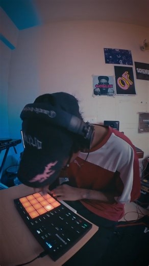 Drood on Instagram: "Vedan : Theruvinte Mon × maschine jam sesh #vedan #theruvintemon #maschine #nativeinstruments #maschinemk3 #beatmaking #abletonlive #hiphop #edm #trap #hrishi #remix #bassmusic #music #malayalamrap #malayalammusic #malayalamhiphop #kochi #musicproducer #dubstep #hiphop"