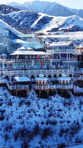 TheYashar81 on Instagram: "This is not Europe, this is Urumqi, Xinjiang. ☕️ coffee town 📍 hidden in Baiyanggou Village, Sardaban Township, Urumqi County 🚗 is about 60 kilometers from the city Back to the snow-capped pine forest, like a fall into the mountains of the fairy tale. Blue and white porch, carved arch window, glazed colored window, with spiral staircase and colorful tile roof... Every corner is easy to shoot, and it is a large texture at will! Parking is convenient, fully furnished, 