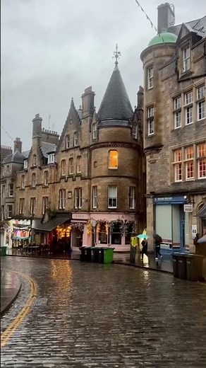 Edinburgh: 🏰 This Historic City Doesn’t Look Real 🤯