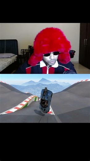 这是一个经典的网络迷因（meme）。画面看起来很普通，但配上文字后产生了强烈的反差感，表达出一种“我已经看穿一切 / 无语 / 太真实了”的情绪。常用于吐槽跟我说一声，我马上改 👍