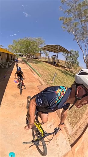 AusCycling on Instagram: "🧒 + 🚲 = FUN 😀 🎉 Last week The IGA Kimberley AusBike Program by Variety WA brought a fleet of bikes to Marble Bar Primary School in remote WA where kids got to experience the bike riding sessions even when the 🌡️ hit 45!!"