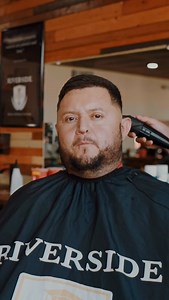 En Riverside Barber & Beauty Institute no solo vienes por un corte, vienes a sentirte parte de la familia. ❤️ Servicios profesionales, precios accesibles y un ambiente donde siempre eres bienvenido. Para mas information (817) 386-9719 707 N Riverside Dr Fort Worth Texas | Riverside Barber & Beauty Institute